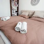 Appartement Melanias Center Banska Bystrica, 47m Terasse 2min Europa Shopping Center, Ministry Of Fun And Dukla Athletic Stadium